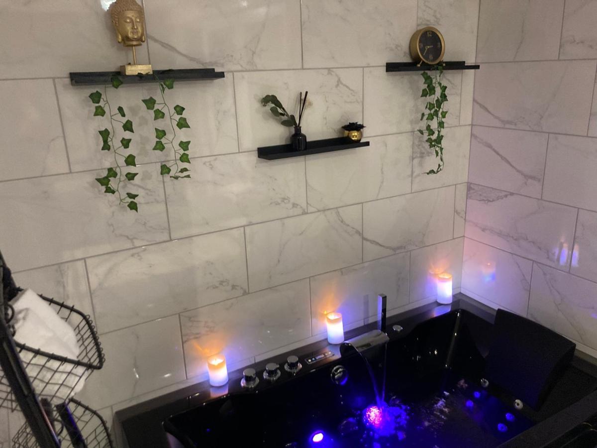 Seduisant Petit Cocon Apartment Creil Bagian luar foto
